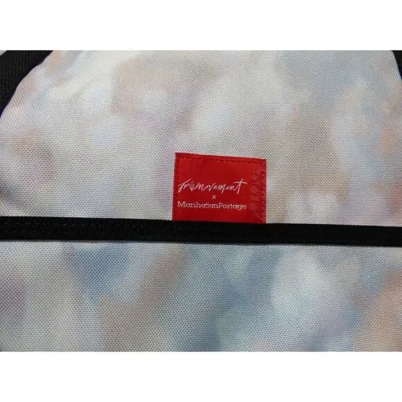 $178 Free People Movement x Manhattan Portage Cloud XL Messenger Bag NEW - Picture 2 of 9